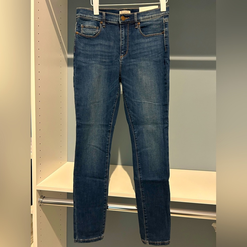 NWT LOFT Outlet jeans. Size 4. Modern Skinny High Rise style. New with tags!